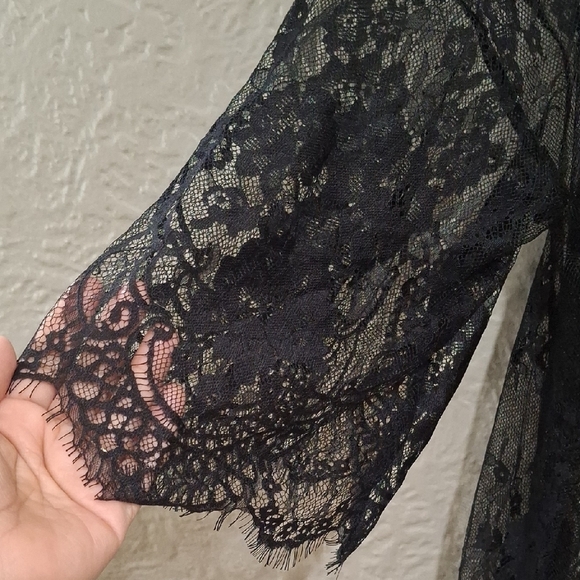 Avid Love Chic Black Lace Robe for Women Size M - Picture 3 of 6